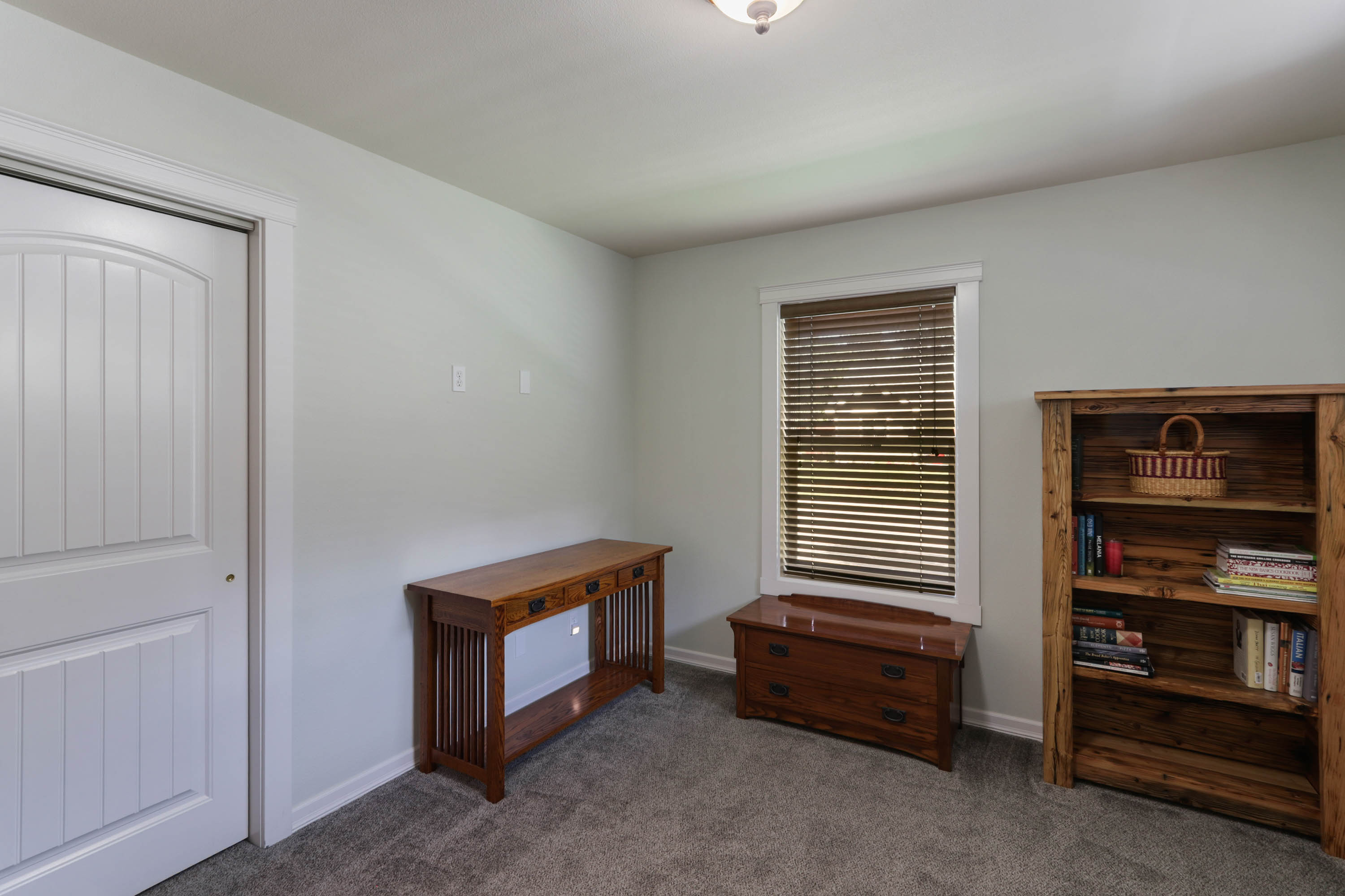 Sandpoint, Idaho, 83864, United States, 3 Bedrooms Bedrooms, ,2 BathroomsBathrooms,Residential,For Sale,1975029