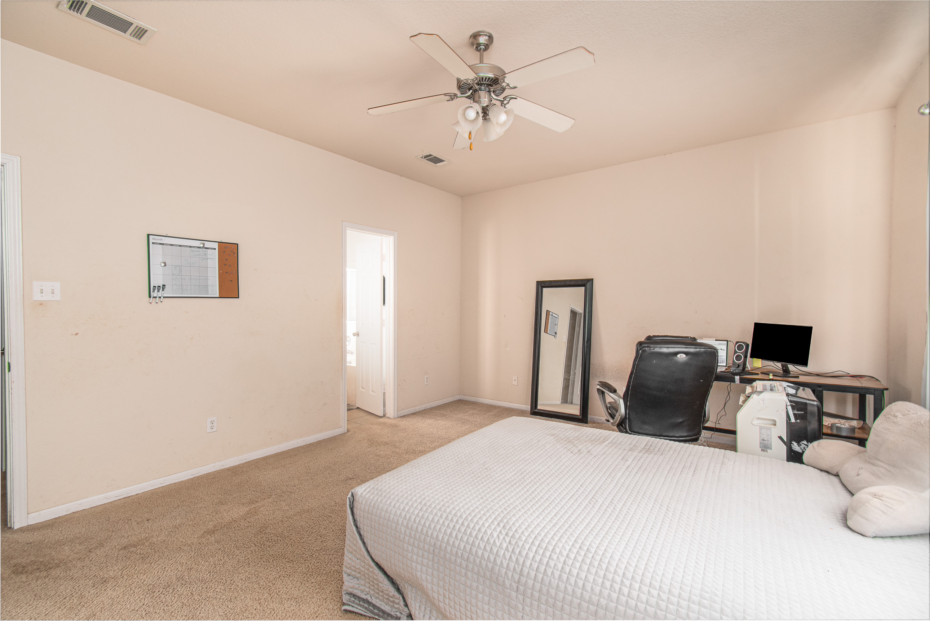  Spacious Two Storh Home  Great Layout  Value Priced Home - 物件實景