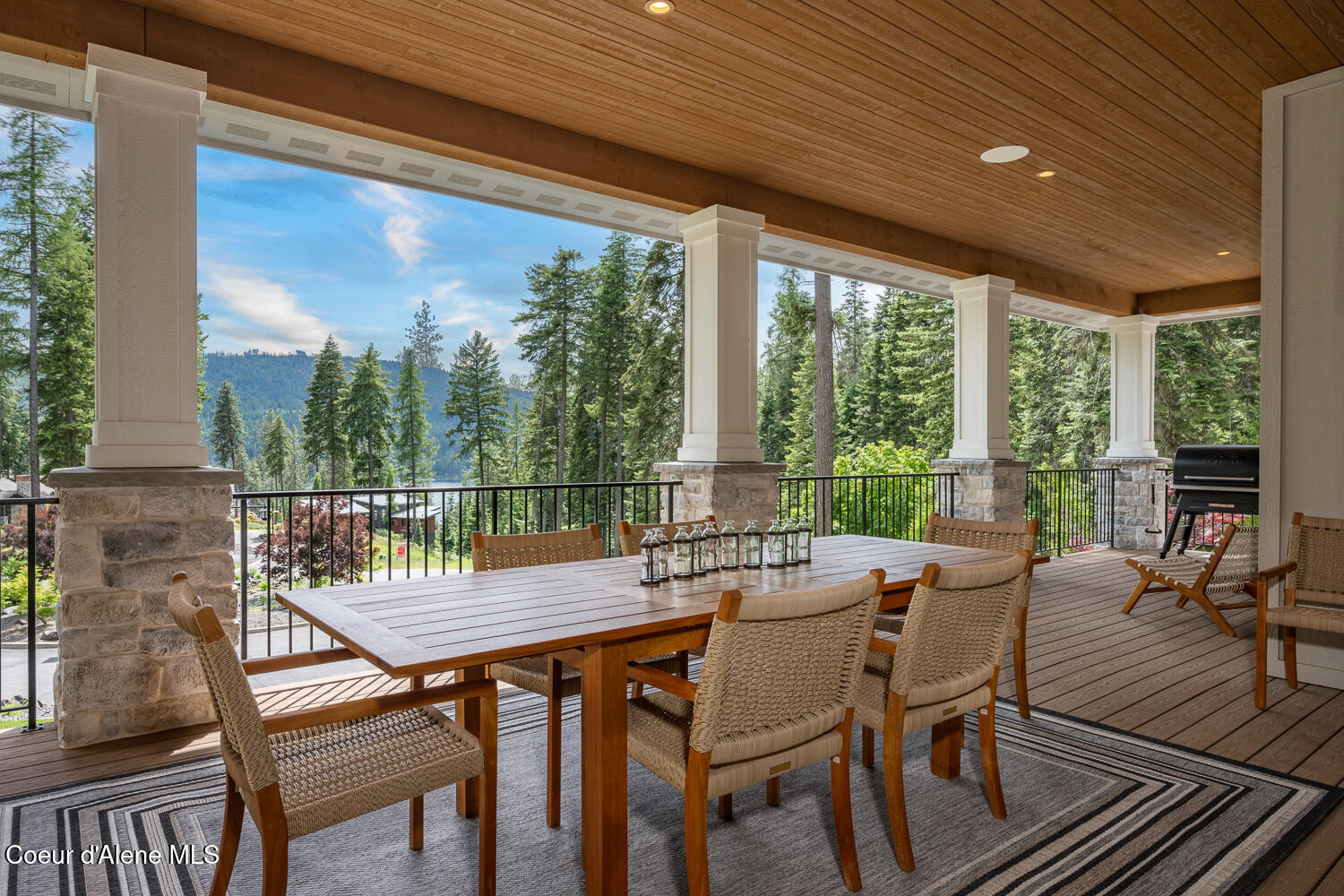 Coeur d'Alene, Idaho, 83814, United States, 4 Bedrooms Bedrooms, ,4 BathroomsBathrooms,Residential,For Sale,1851825