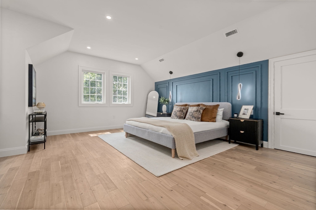 Quincy, Massachusetts, 02169, United States, 4 Bedrooms Bedrooms, ,3 BathroomsBathrooms,Residential,For Sale,1932298