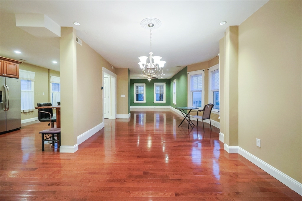 Worcester, Massachusetts, 01606, United States, 3 Bedrooms Bedrooms, ,4 BathroomsBathrooms,Residential,For Sale,1992890