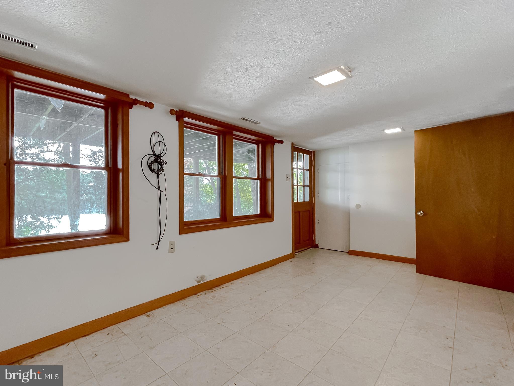 Hollywood, Maryland, 20636, United States, 3 Bedrooms Bedrooms, ,2 BathroomsBathrooms,Residential,For Sale,1977311