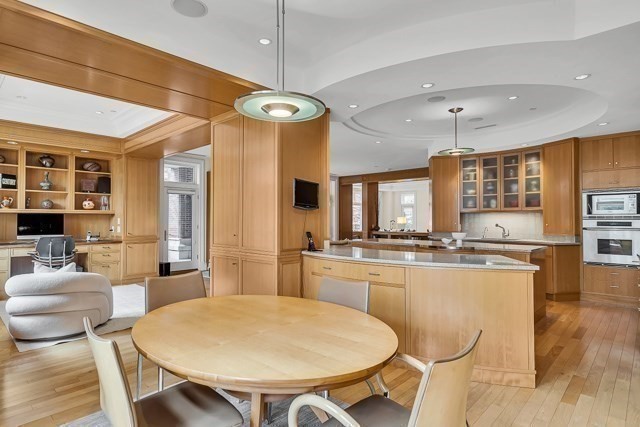 Brookline, Massachusetts, 02445, United States, 3 Bedrooms Bedrooms, ,4 BathroomsBathrooms,Residential,For Sale,1745754
