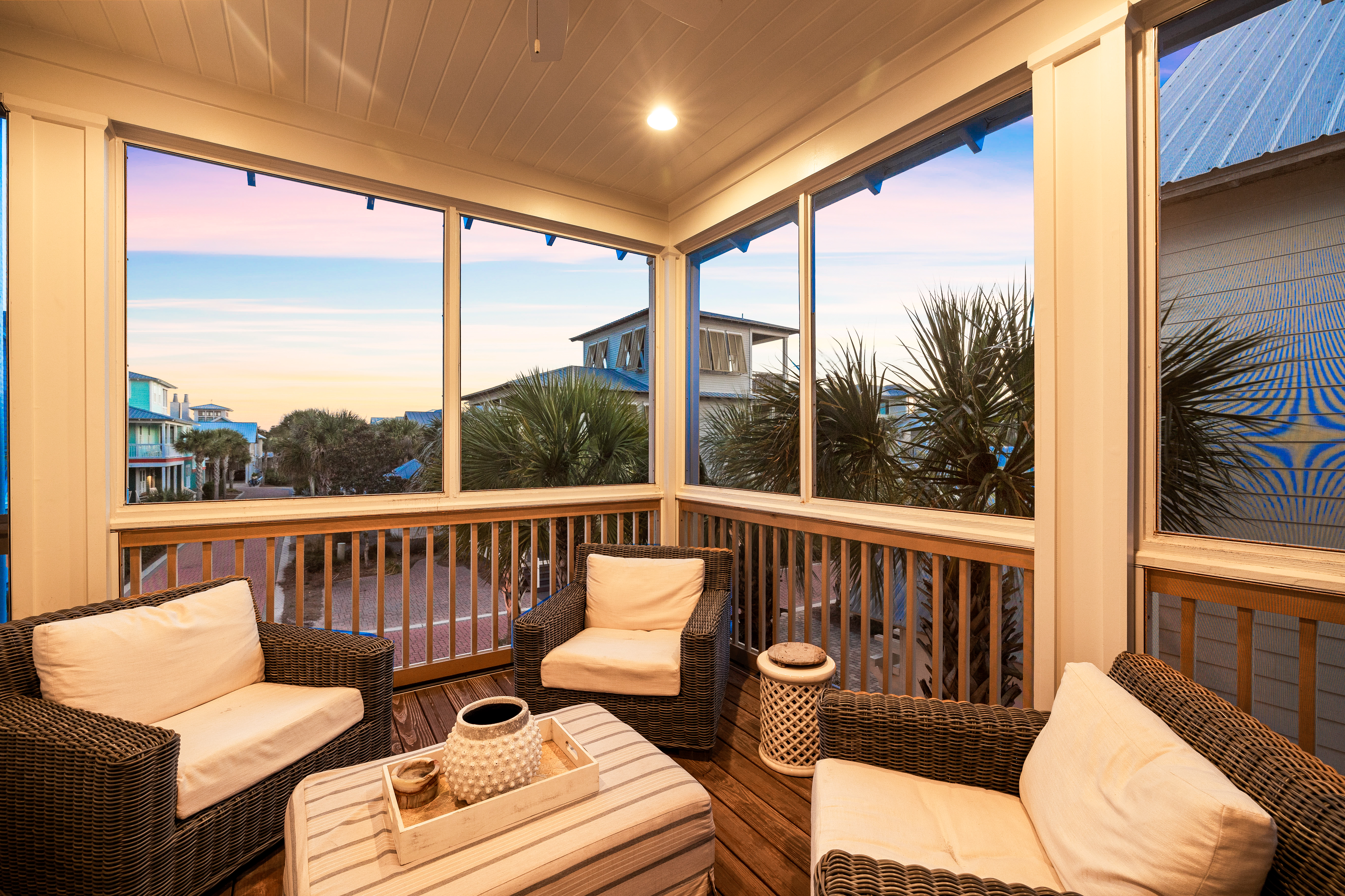  Updated Beach House Close To Beach And Enviable Amenities - 物件實景