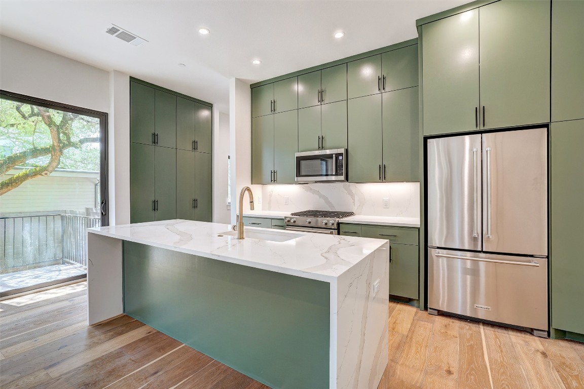Austin, Texas, 78704, United States, 3 Bedrooms Bedrooms, ,3 BathroomsBathrooms,Residential,For Sale,1848739