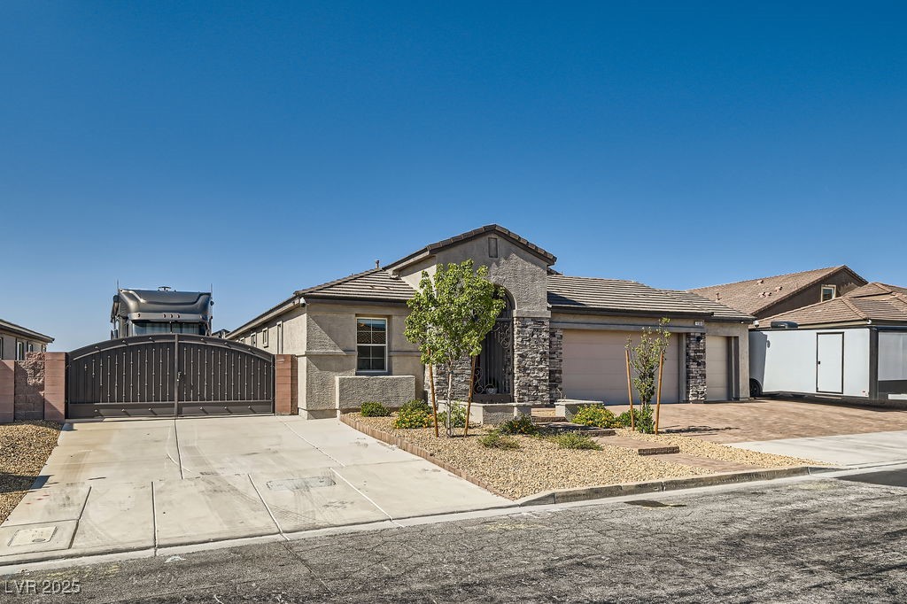 Henderson, Nevada, 89015, United States, 6 Bedrooms Bedrooms, ,1 BathroomBathrooms,Residential,For Sale,1826406