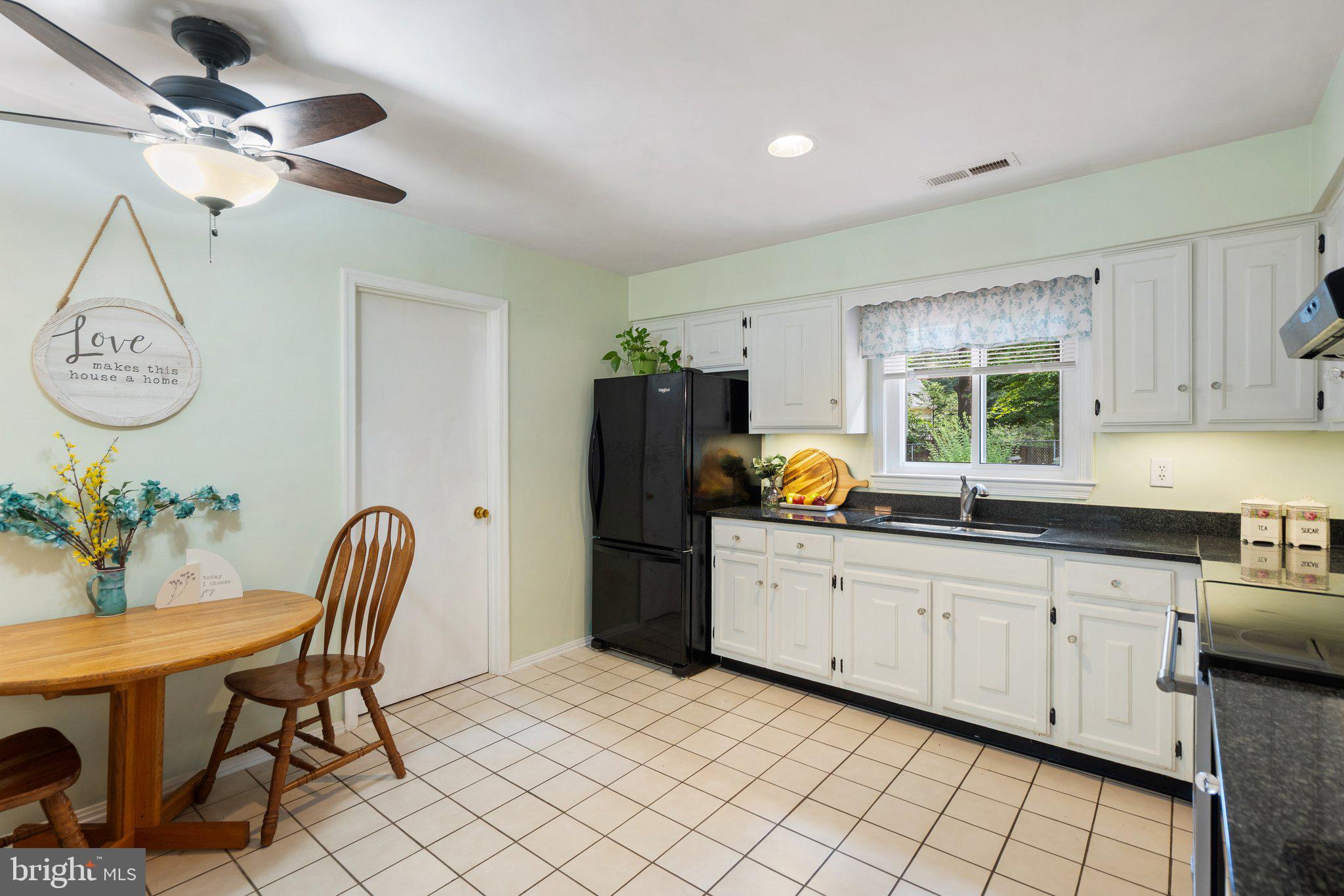 Warrenton, Virginia, 20187, United States, ,Residential,For Sale,1943108