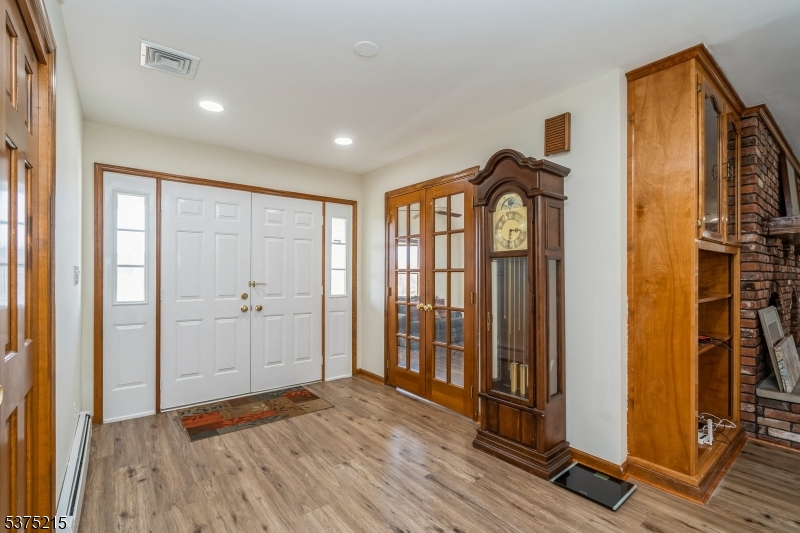Raritan Twp., New Jersey, 08822, United States, 5 Bedrooms Bedrooms, ,3 BathroomsBathrooms,Residential,For Sale,1908572