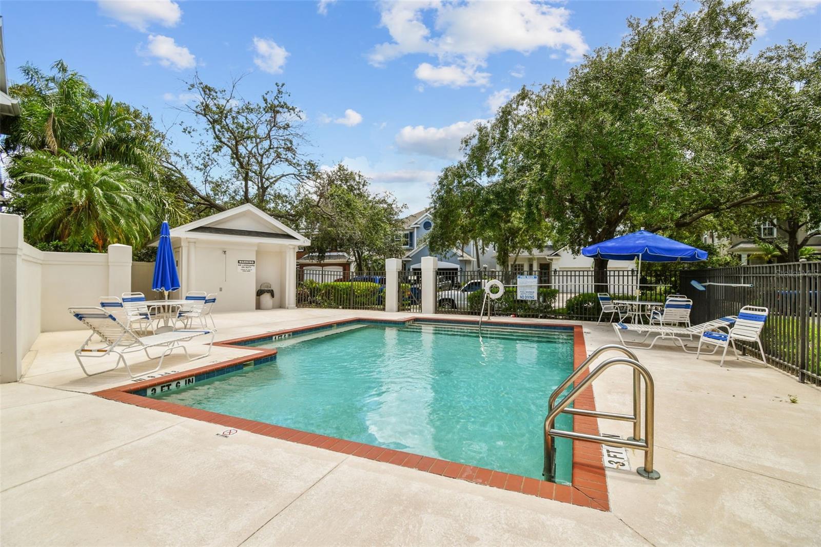 Tampa, Florida, 33602, United States, 4 Bedrooms Bedrooms, ,4 BathroomsBathrooms,Residential,For Sale,1976189