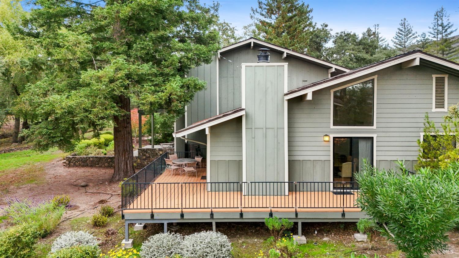 Napa, California, 94558, United States, 3 Bedrooms Bedrooms, ,2 BathroomsBathrooms,Residential,For Sale,1988085