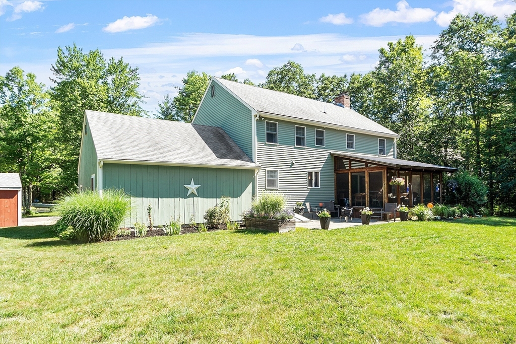 Lunenburg, Massachusetts, 01462, United States, 4 Bedrooms Bedrooms, ,3 BathroomsBathrooms,Residential,For Sale,1885321