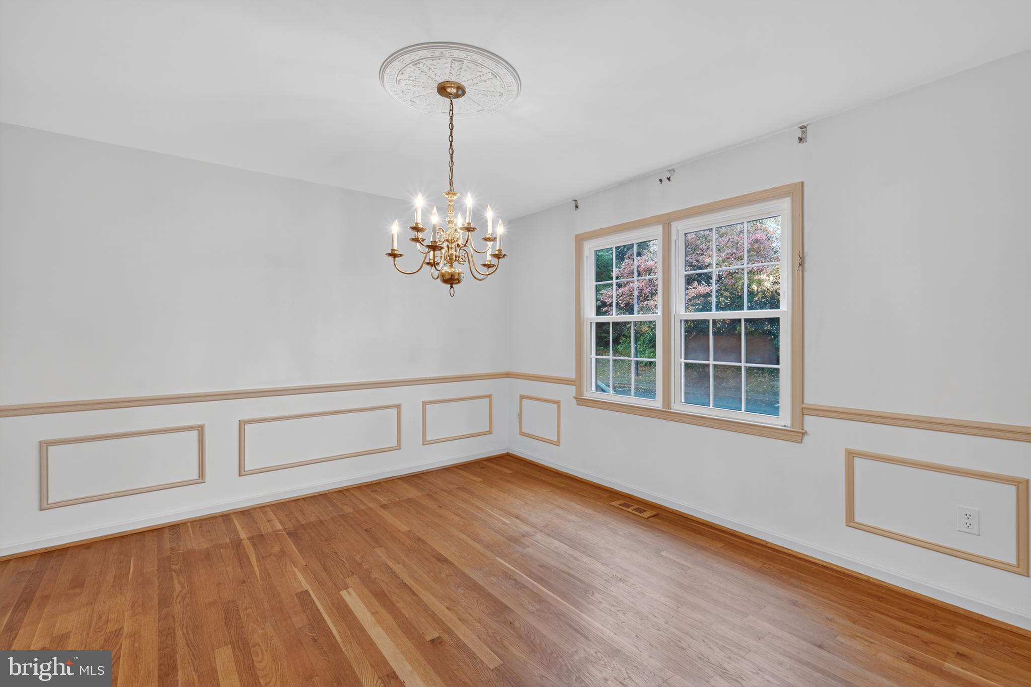 Mclean, Virginia, 22102, United States, 4 Bedrooms Bedrooms, ,4 BathroomsBathrooms,Residential,For Sale,1988751