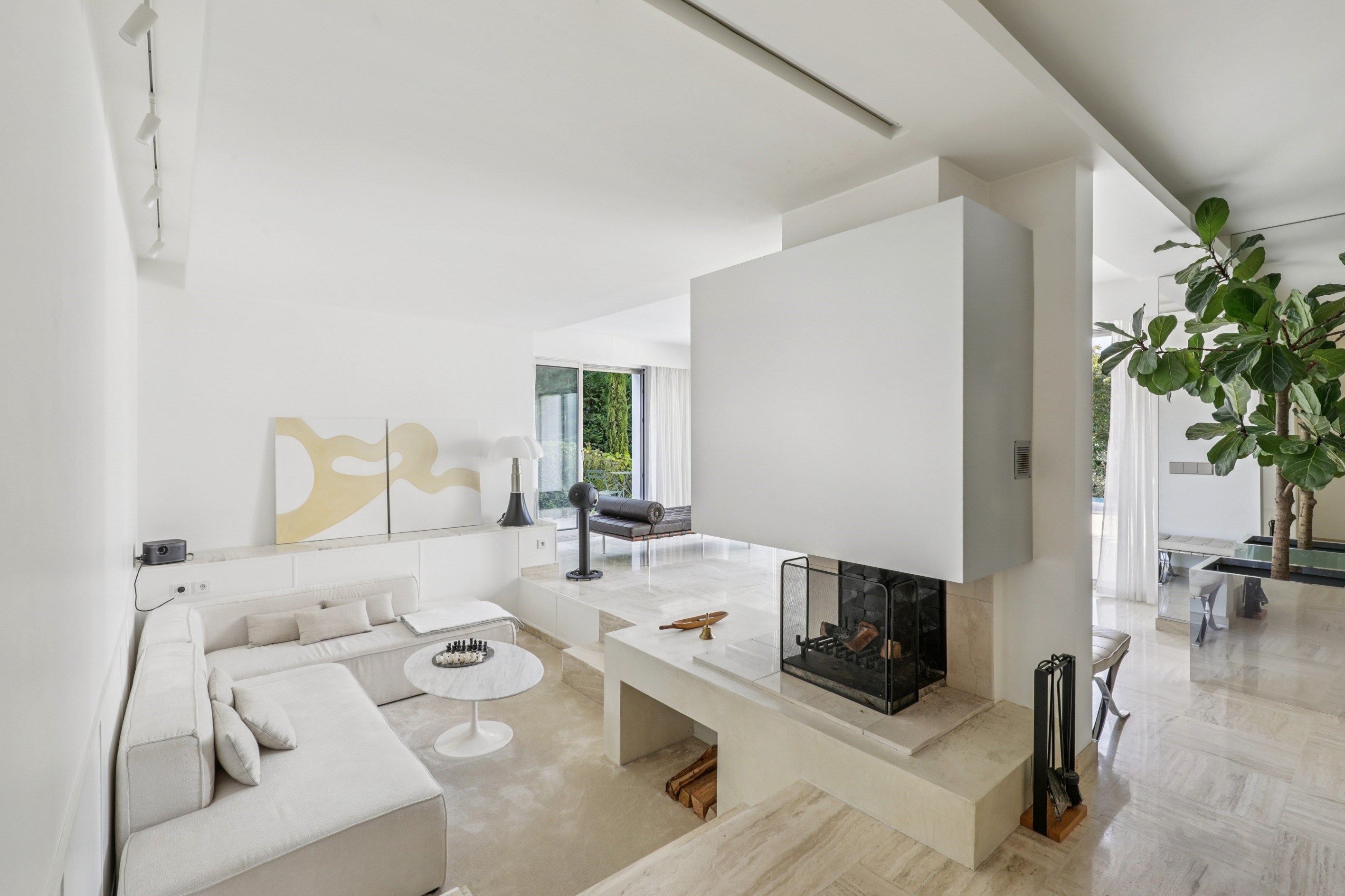 Bougival Town Centre – Contemporary Family Home with Infinity Pool, Expansive T… - 物件實景