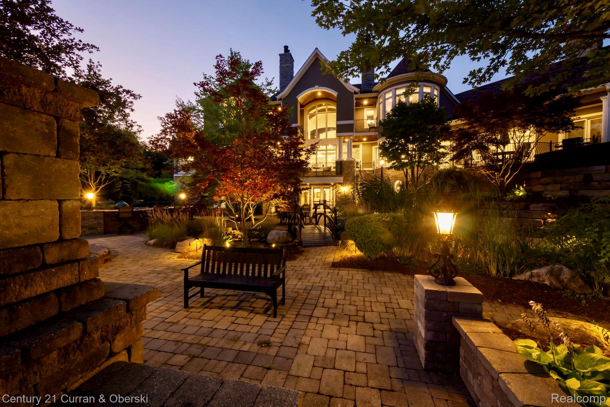 South Lyon, Michigan, 48178, United States, 6 Bedrooms Bedrooms, ,8 BathroomsBathrooms,Residential,For Sale,2008135