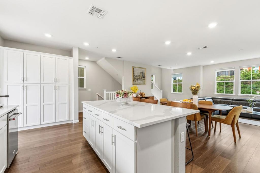 Hayward, California, 94541, United States, 3 Bedrooms Bedrooms, ,4 BathroomsBathrooms,Residential,For Sale,2032197