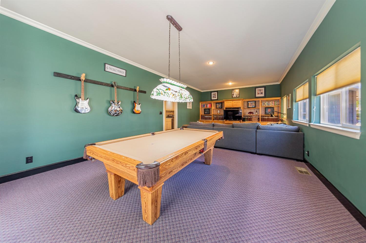 Ahwahnee, California, 93601, United States, 4 Bedrooms Bedrooms, ,3 BathroomsBathrooms,Residential,For Sale,1978318