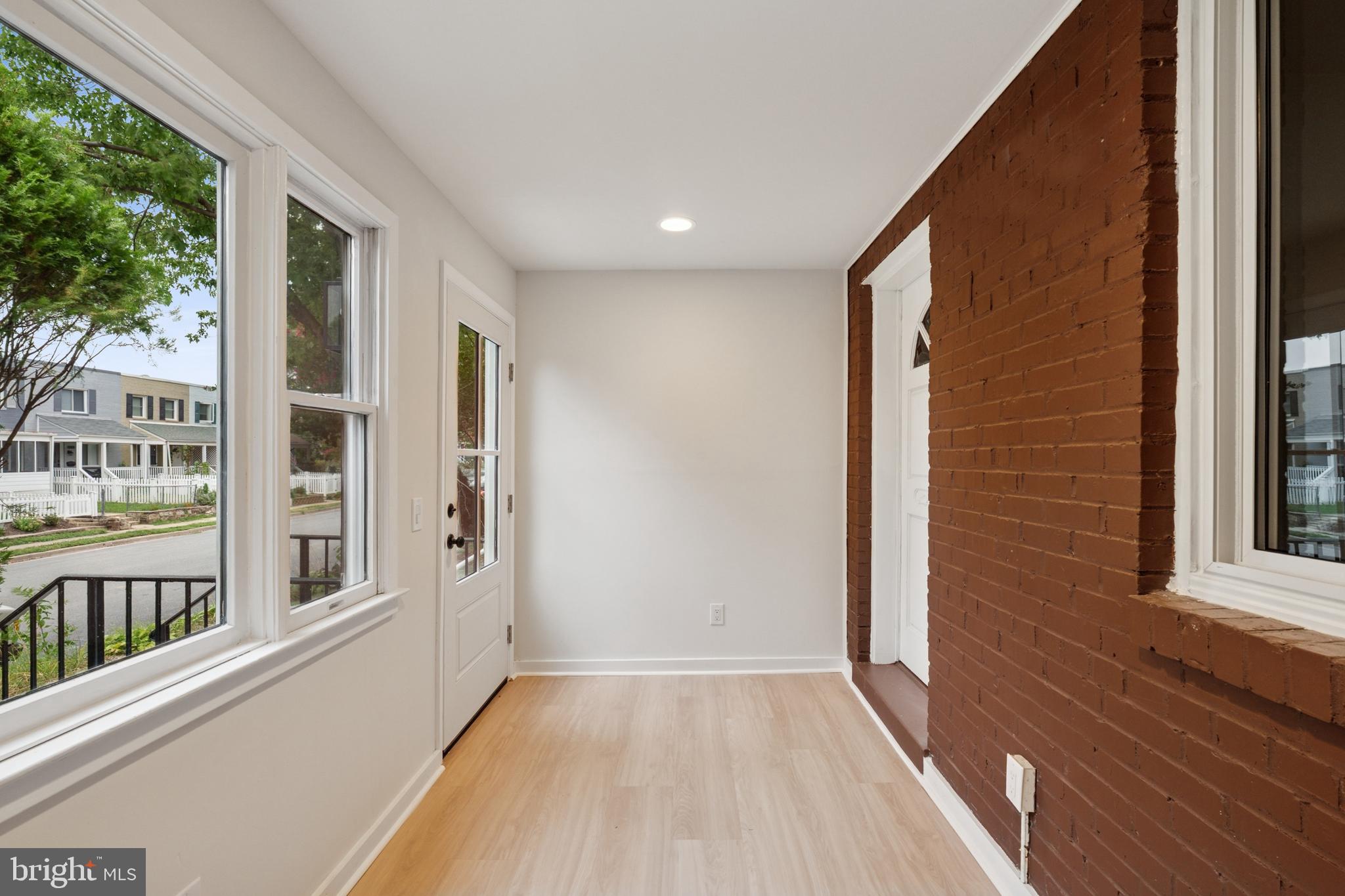 Alexandria, Virginia, 22305, United States, 2 Bedrooms Bedrooms, ,2 BathroomsBathrooms,Residential,For Sale,1944673