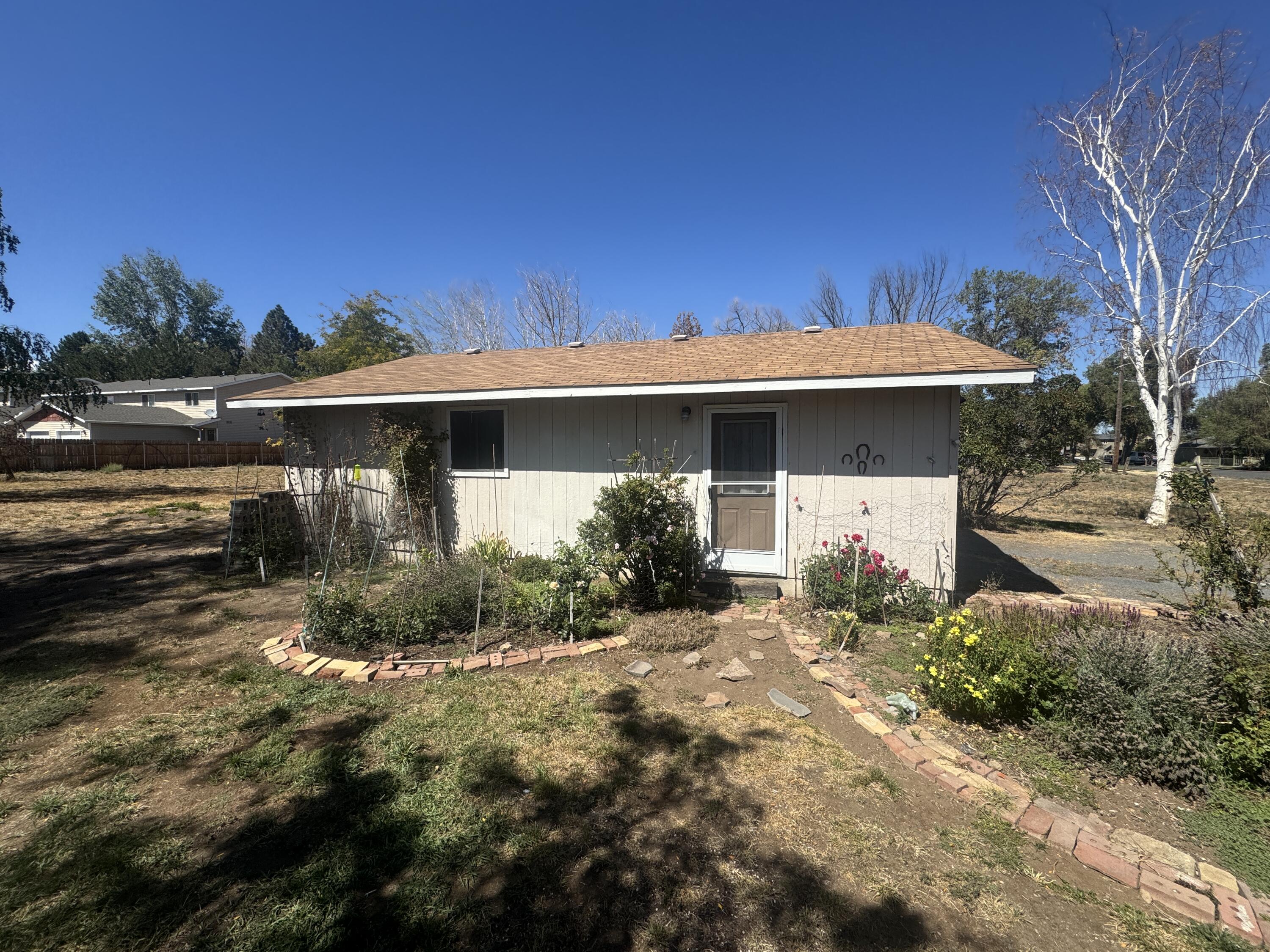 Redmond, Oregon, 97756, United States, 2 Bedrooms Bedrooms, ,1 BathroomBathrooms,Residential,For Sale,2008115