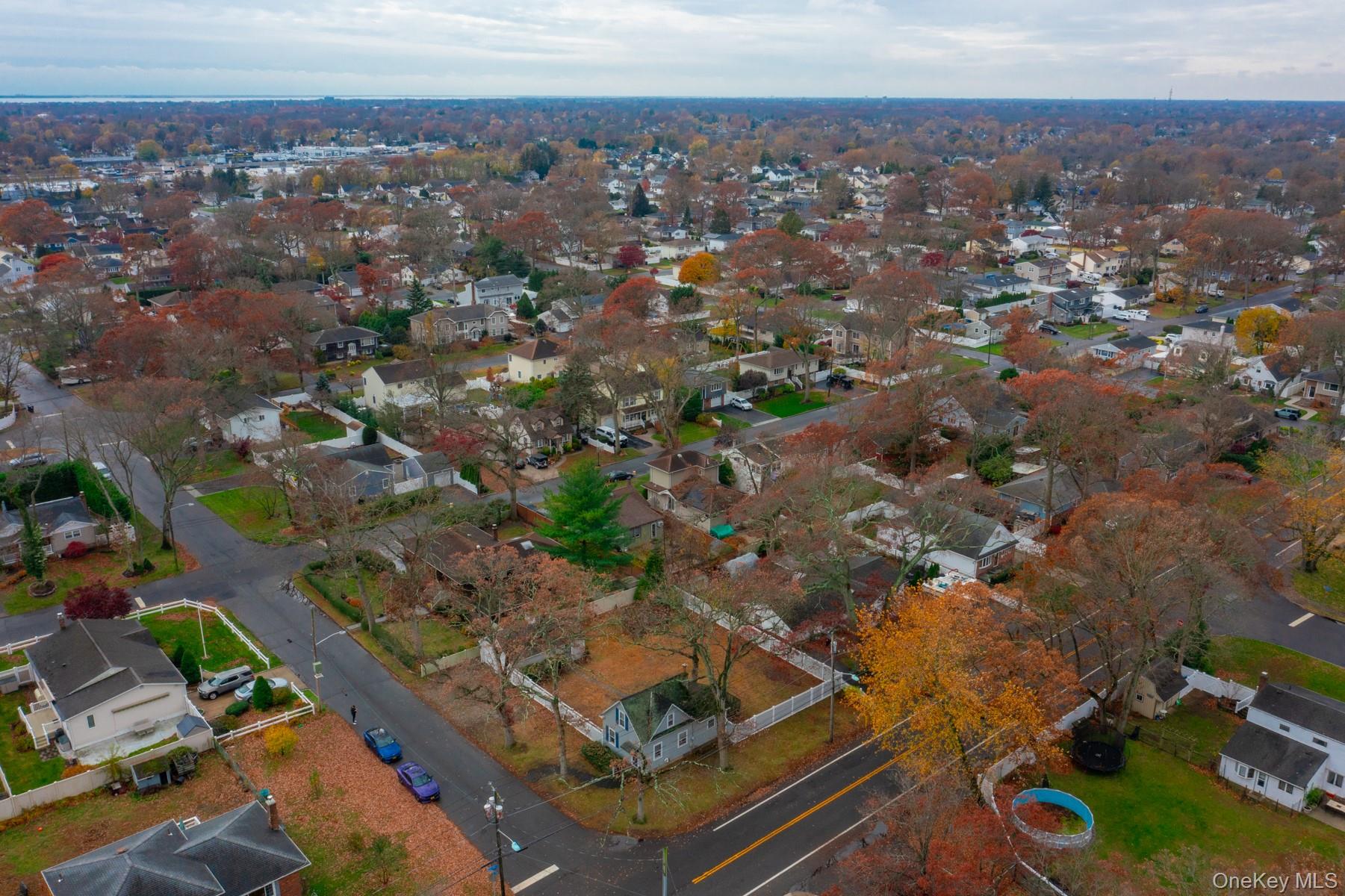 West Islip, New York, 11795, United States, 2 Bedrooms Bedrooms, ,1 BathroomBathrooms,Residential,For Sale,1994287