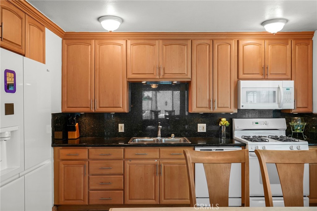Burbank, California, 91501, United States, 2 Bedrooms Bedrooms, ,2 BathroomsBathrooms,Residential,For Sale,1889900