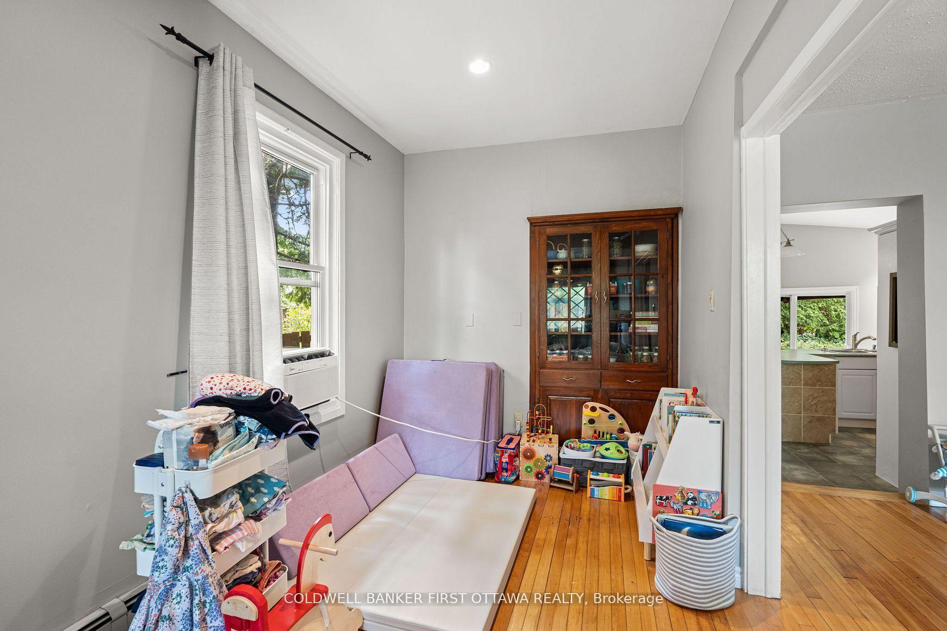 BRITANNIA - LINCOLN HEIGHTS AND AREA, Ontario, K2B 6Y5, CA, 3 Bedrooms Bedrooms, ,Residential,For Sale,1950856