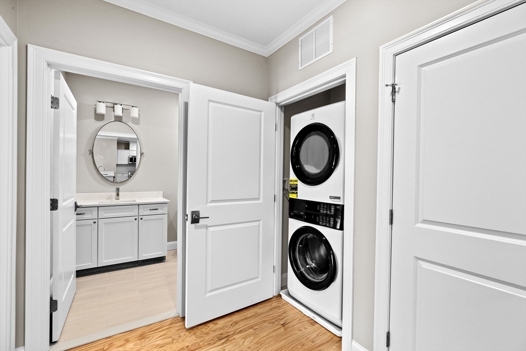 Milton, Massachusetts, 02186, United States, 2 Bedrooms Bedrooms, ,2 BathroomsBathrooms,Residential,For Sale,1865271