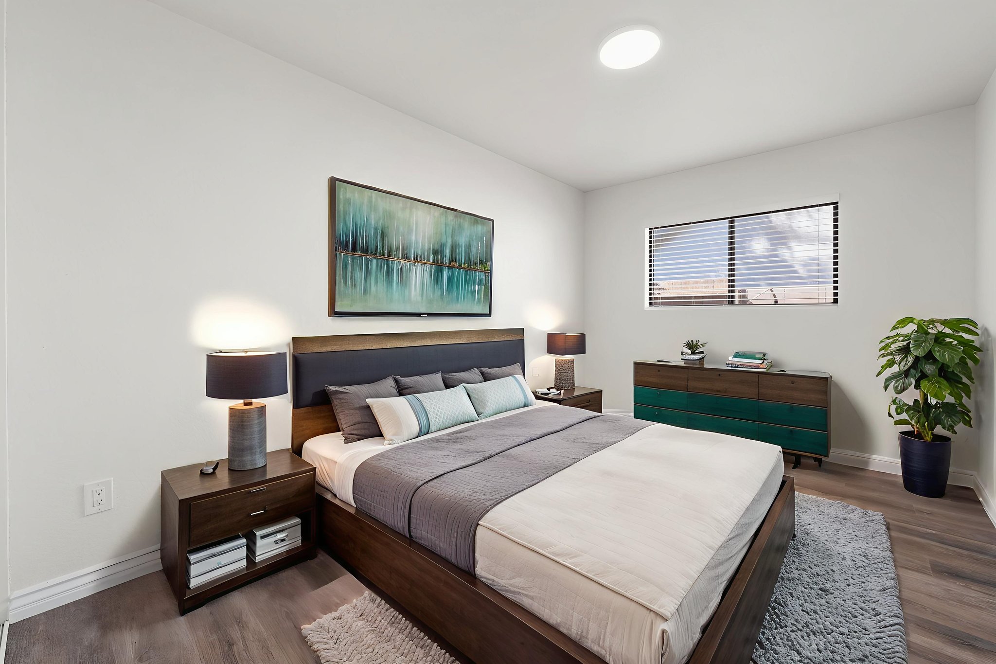 Lytle Creek, California, 92358, United States, 3 Bedrooms Bedrooms, ,2 BathroomsBathrooms,Residential,For Sale,1995534