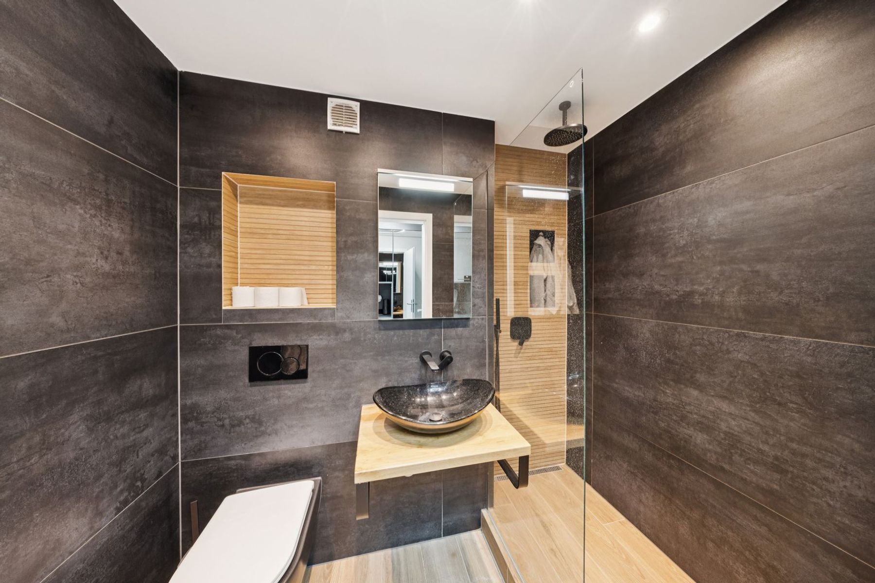  Charming 3.5-room apartment with kitchen and bathroom, bright and welcoming. - 物件實景
