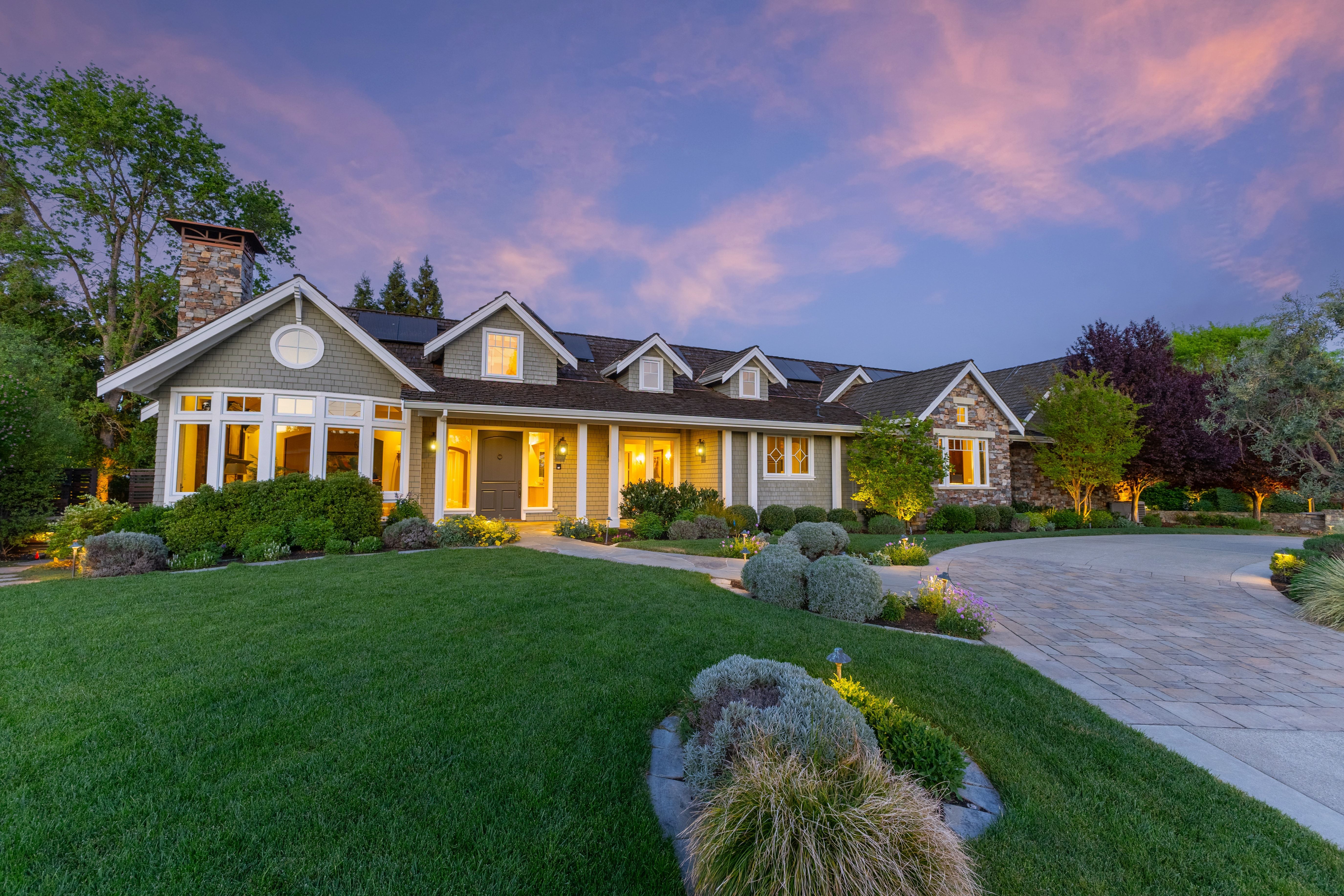  A Private One-Acre Compound Defined by Craftsmanship, Scale and Resort Living - 物件實景