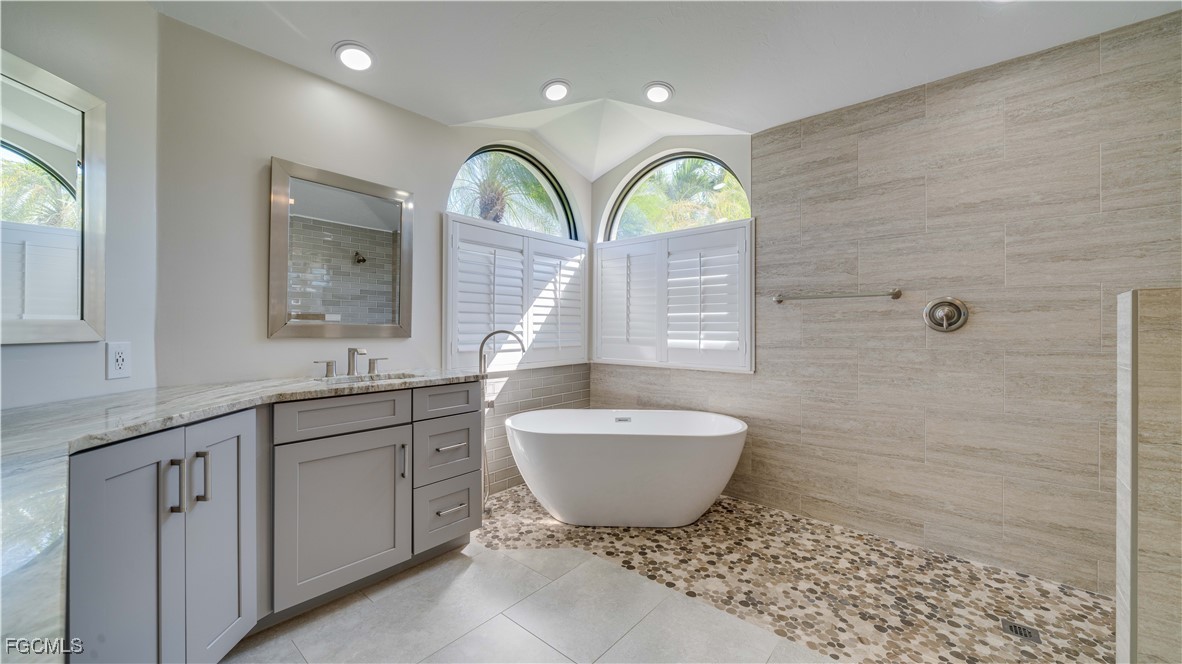 Cape Coral, Florida, 33904, United States, 3 Bedrooms Bedrooms, ,2 BathroomsBathrooms,Residential,For Sale,1987344