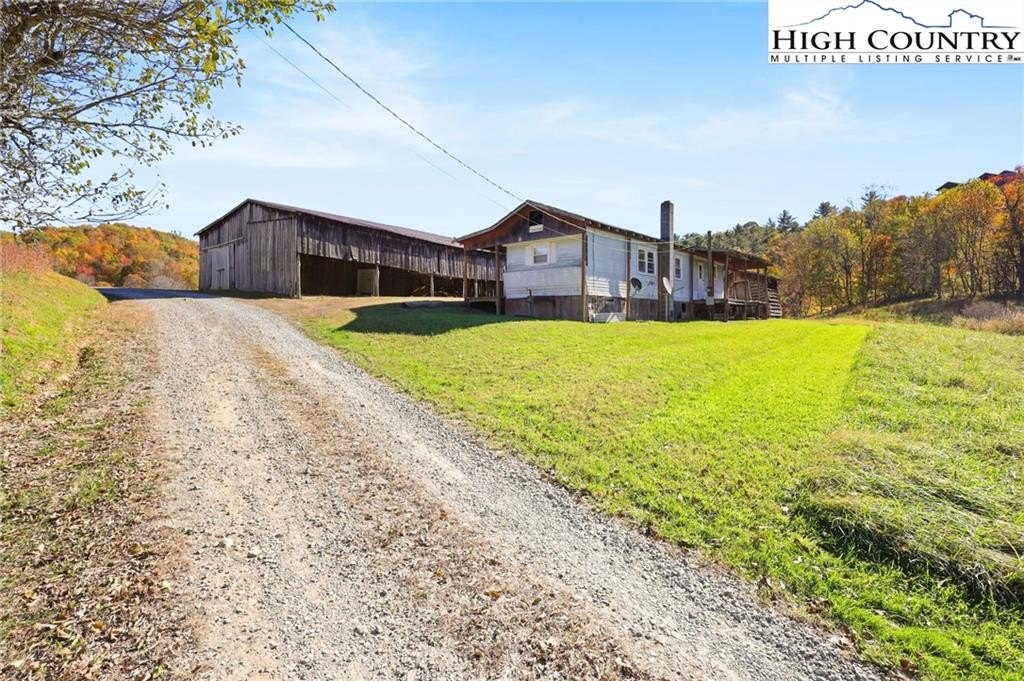 Banner Elk, North Carolina, 28604, United States, 2 Bedrooms Bedrooms, ,2 BathroomsBathrooms,Residential,For Sale,1977010