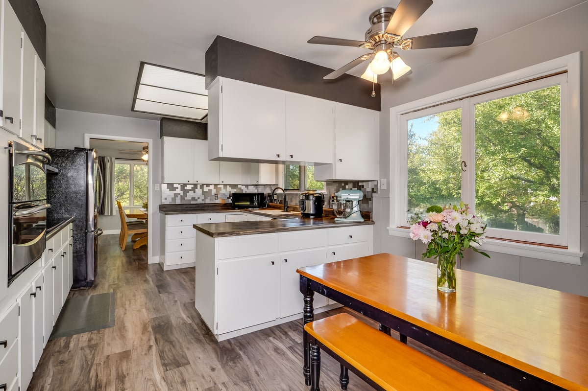 Cheyenne, Wyoming, 82009, United States, 6 Bedrooms Bedrooms, ,2 BathroomsBathrooms,Residential,For Sale,1979014