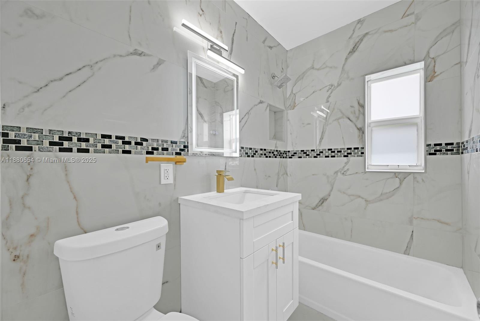 Biscayne Park, Florida, 33161, United States, 6 Bedrooms Bedrooms, ,3 BathroomsBathrooms,Residential,For Sale,1949664