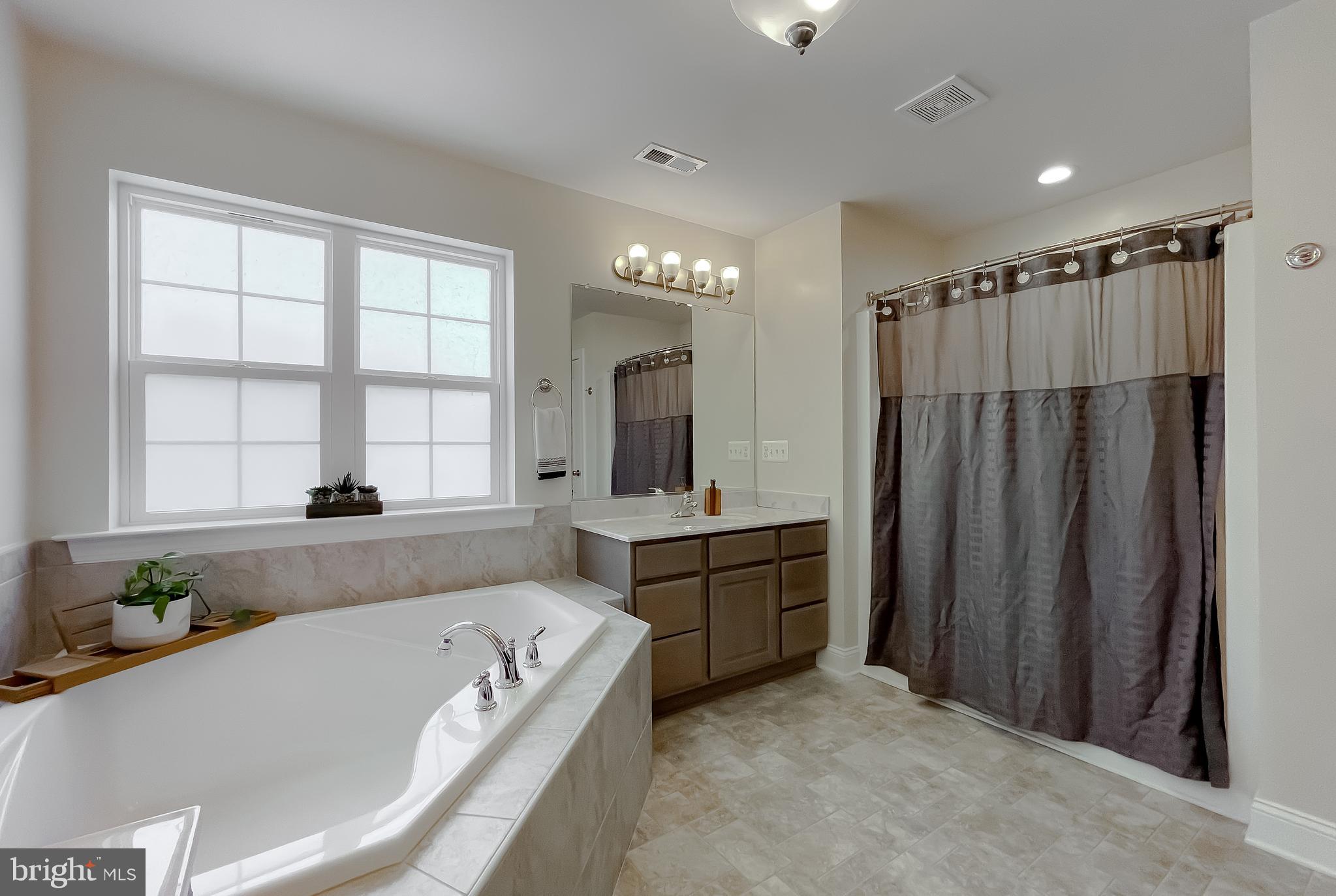 Leonardtown, Maryland, 20650, United States, 5 Bedrooms Bedrooms, ,4 BathroomsBathrooms,Residential,For Sale,1921303