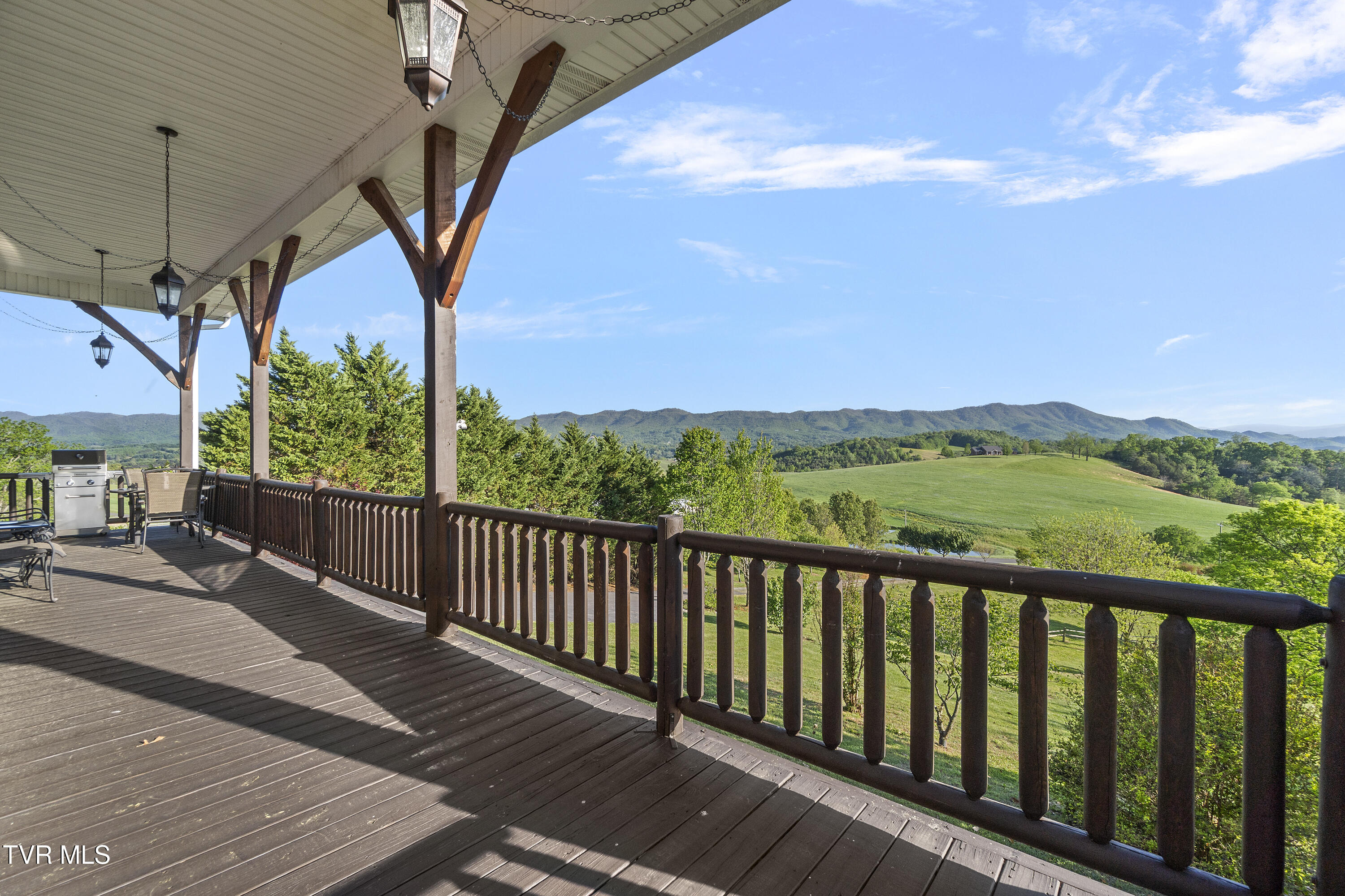 Parrottsville, Tennessee, 37843, United States, 5 Bedrooms Bedrooms, ,4 BathroomsBathrooms,Residential,For Sale,2005757
