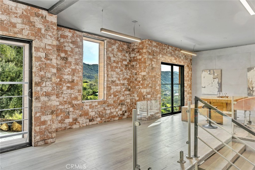 Calabasas, California, 91302, United States, 5 Bedrooms Bedrooms, ,3 BathroomsBathrooms,Residential,For Sale,1742769