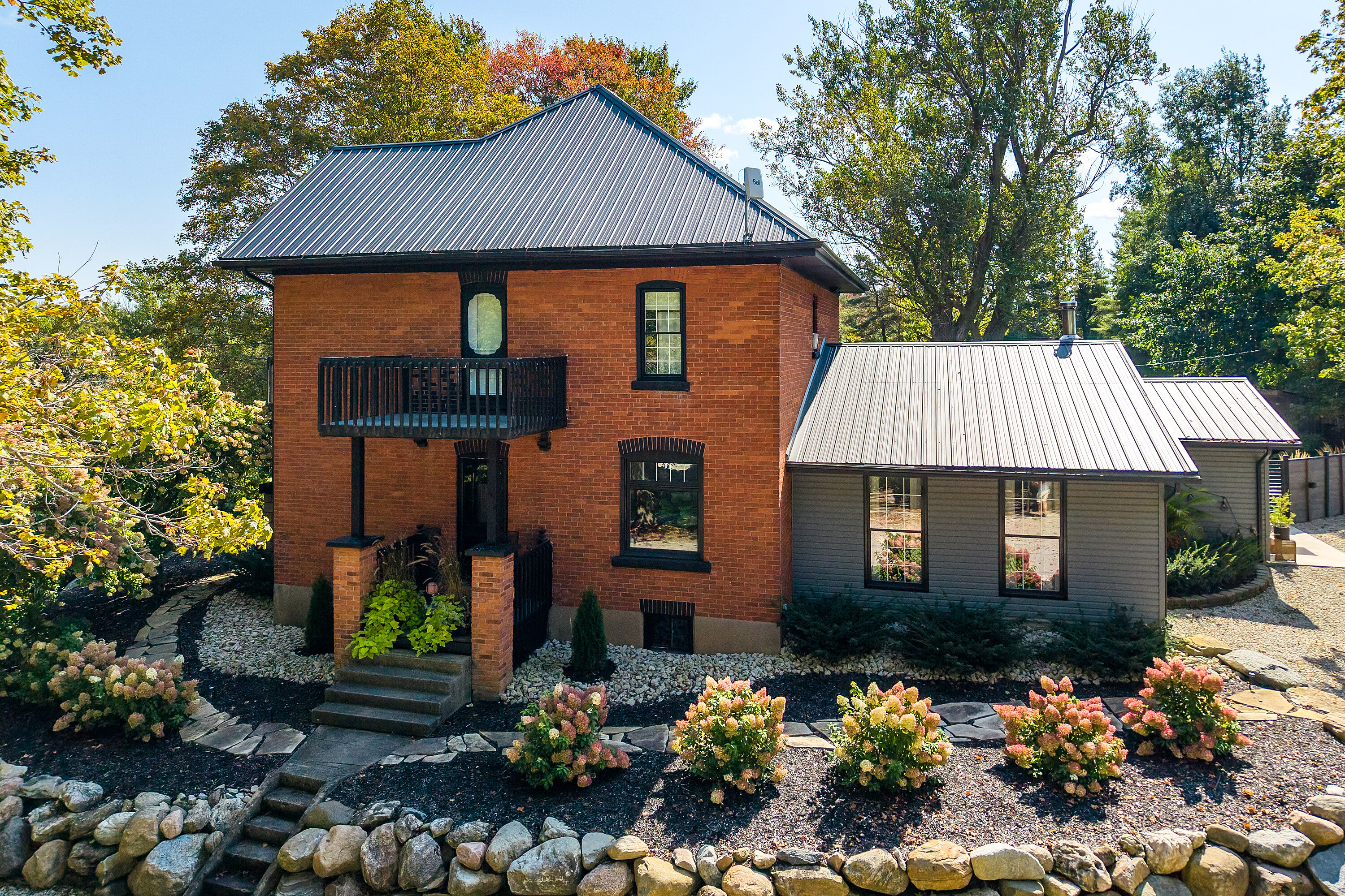  Charming Century Home - 物件實景