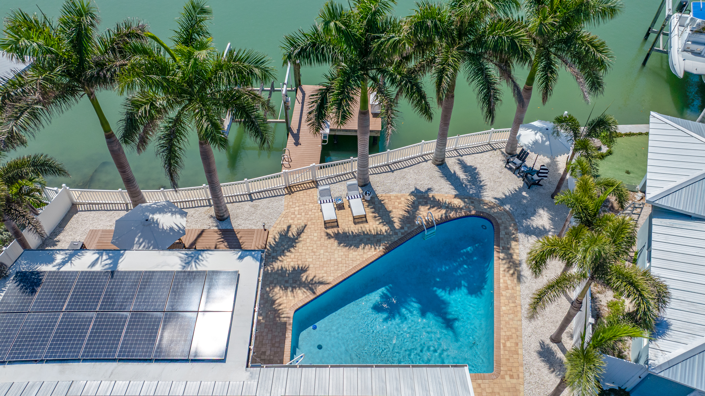 St Petersburg, Florida, 33707, United States, 3 Bedrooms Bedrooms, ,2 BathroomsBathrooms,Residential,For Sale,2034838