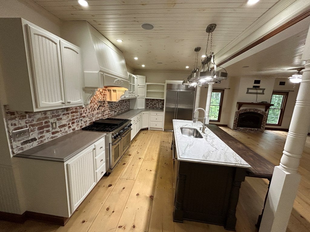 Blue Ridge, Georgia, 30513, United States, 3 Bedrooms Bedrooms, ,4 BathroomsBathrooms,Residential,For Sale,1858948