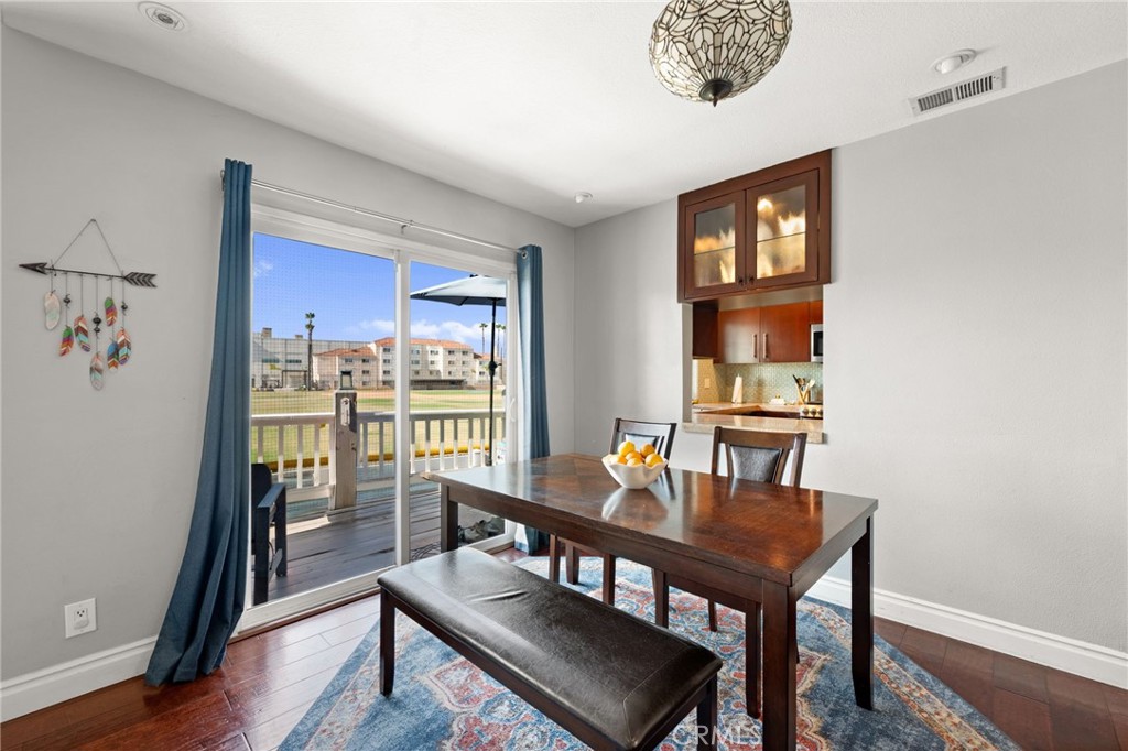Costa Mesa, California, 92626, United States, 2 Bedrooms Bedrooms, ,2 BathroomsBathrooms,Residential,For Sale,1928708