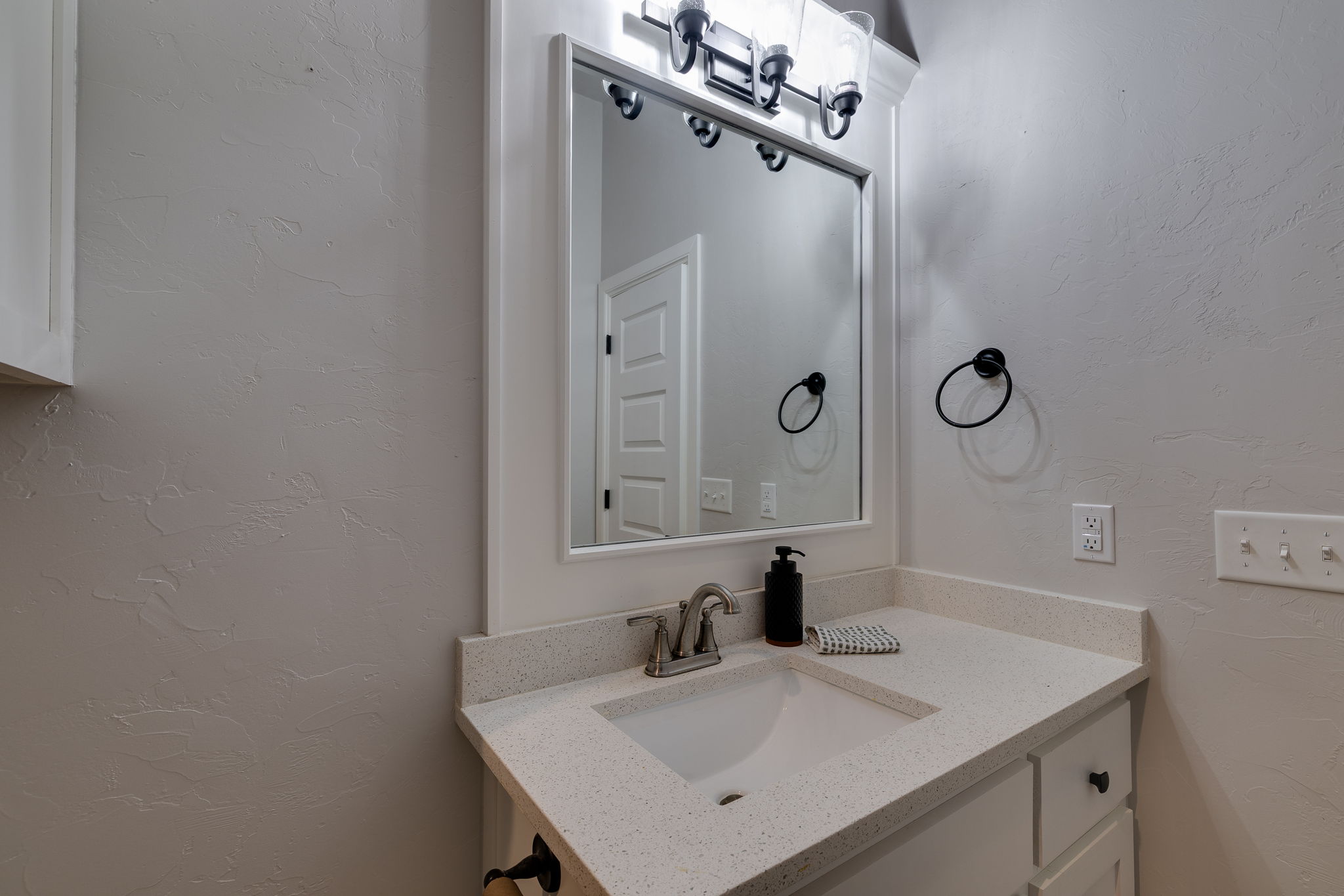 3904 Wedgewood Creek Drive, Oklahoma City, OK 73179 - 物件實景