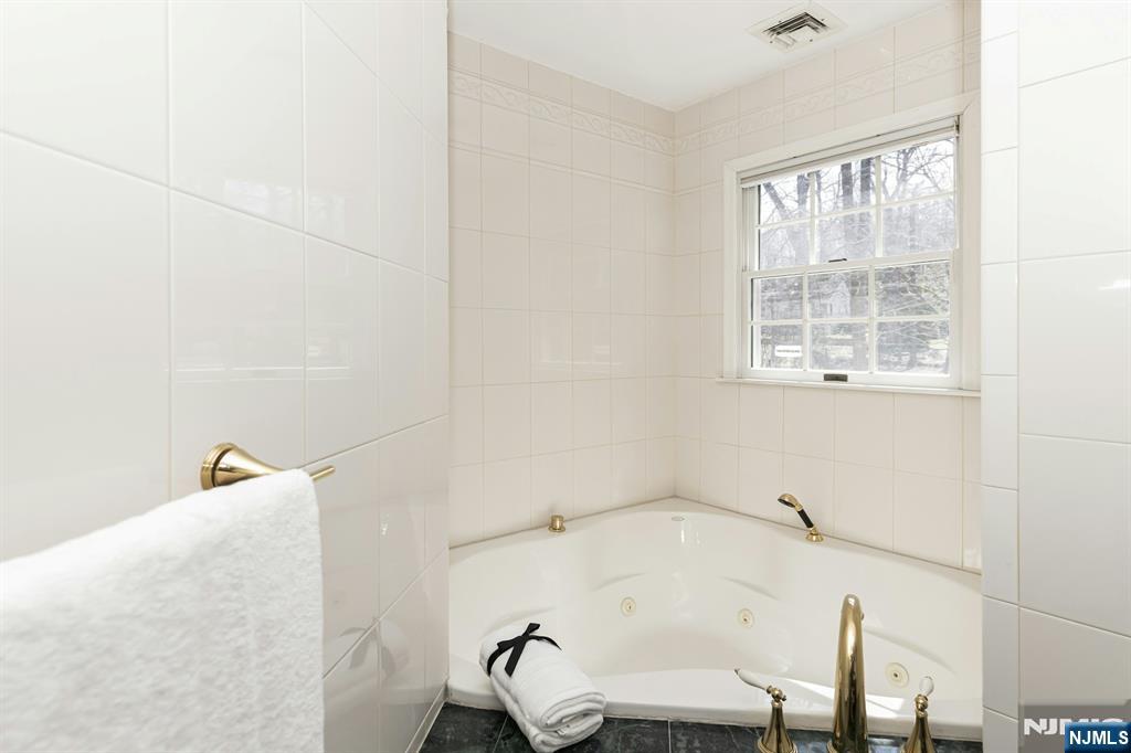 Berkeley Heights, New Jersey, 07922, United States, 6 Bedrooms Bedrooms, ,4 BathroomsBathrooms,Residential,For Sale,1838831