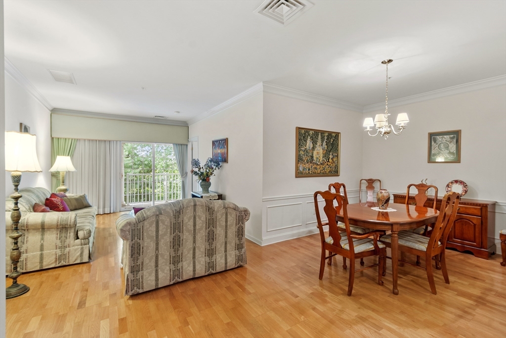 Andover, Massachusetts, 01810, United States, 2 Bedrooms Bedrooms, ,1 BathroomBathrooms,Residential,For Sale,1950822