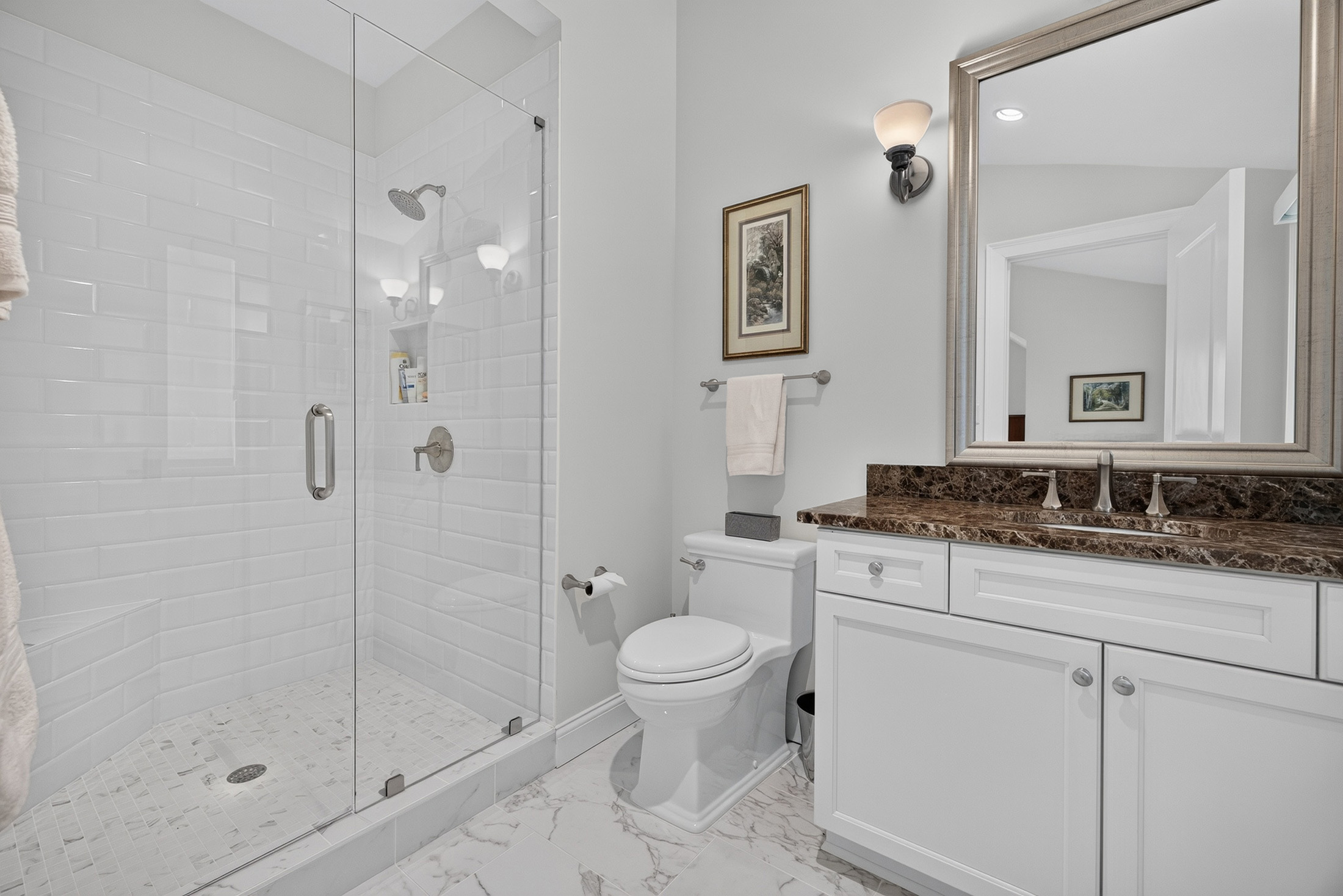  Exceptional Custom Residence Nestled on Private Wooded Lot in Chastain Park - 物件實景