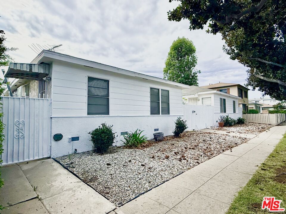 Sawtelle Blvd, Los Angeles, CA 90066
