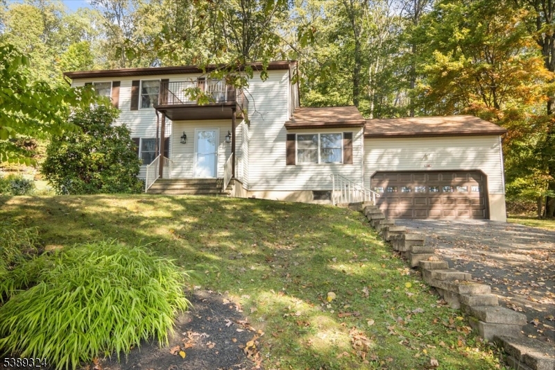 Rockaway Twp., New Jersey, 07866-2817, United States, 4 Bedrooms Bedrooms, ,3 BathroomsBathrooms,Residential,For Sale,1983122