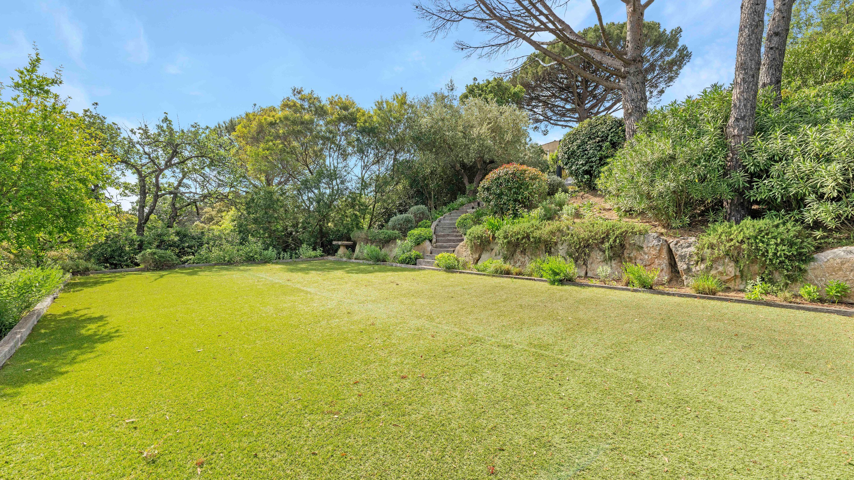  Grimaud sea view villa in gated estate with private beach access near Saint-Tro… - 物件實景