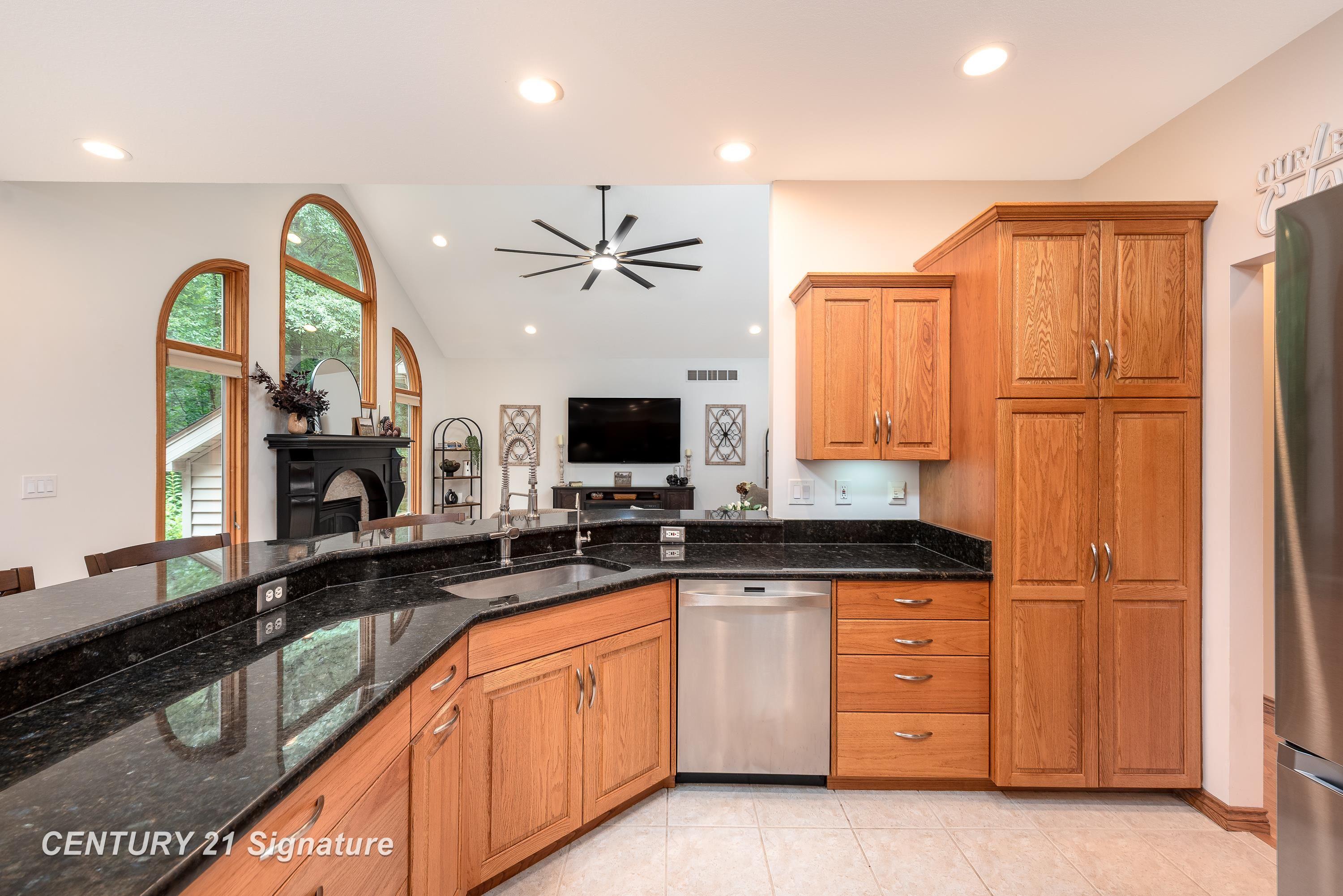 Midland, Michigan, 48642, United States, 4 Bedrooms Bedrooms, ,4 BathroomsBathrooms,Residential,For Sale,1981161