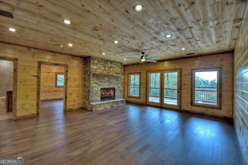 Mineral Bluff, Georgia, 30559, United States, 4 Bedrooms Bedrooms, ,5 BathroomsBathrooms,Residential,For Sale,1858939