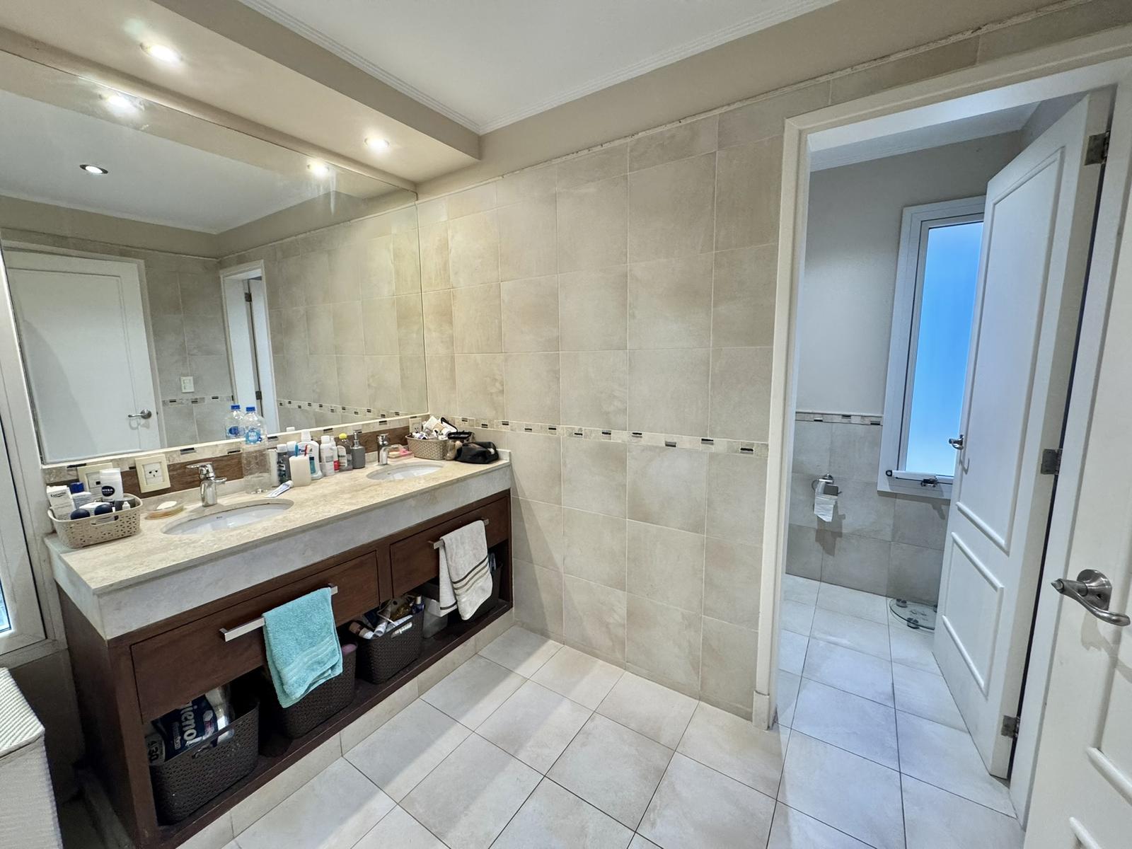 Godoy Cruz, AR-M, AR, 5 Bedrooms Bedrooms, ,4 BathroomsBathrooms,Residential,For Sale,1961859